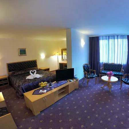 Incognito Aparthotel 2*