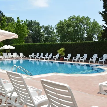 Incognito Aparthotel 2*